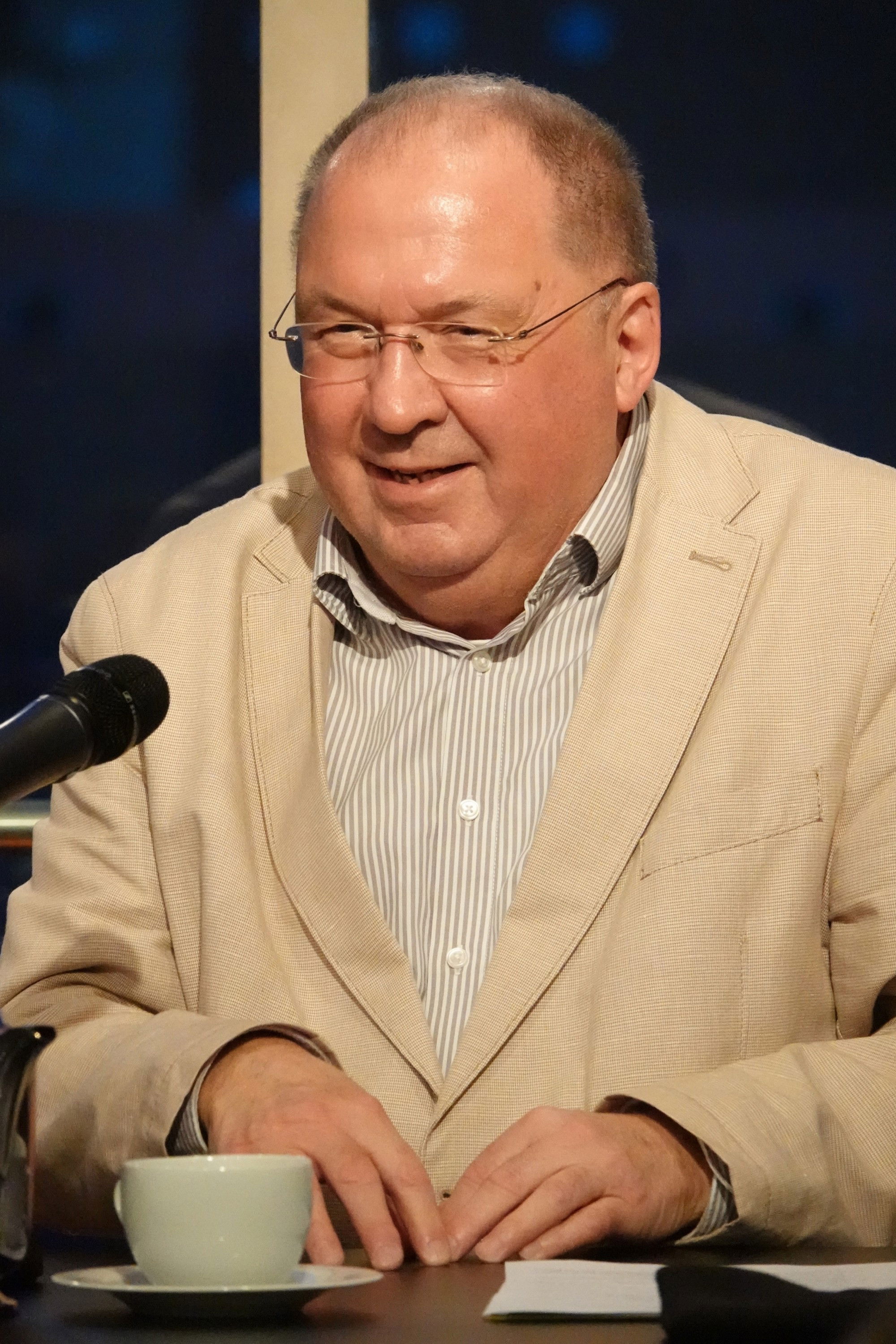 Rejner Shtak backdrop