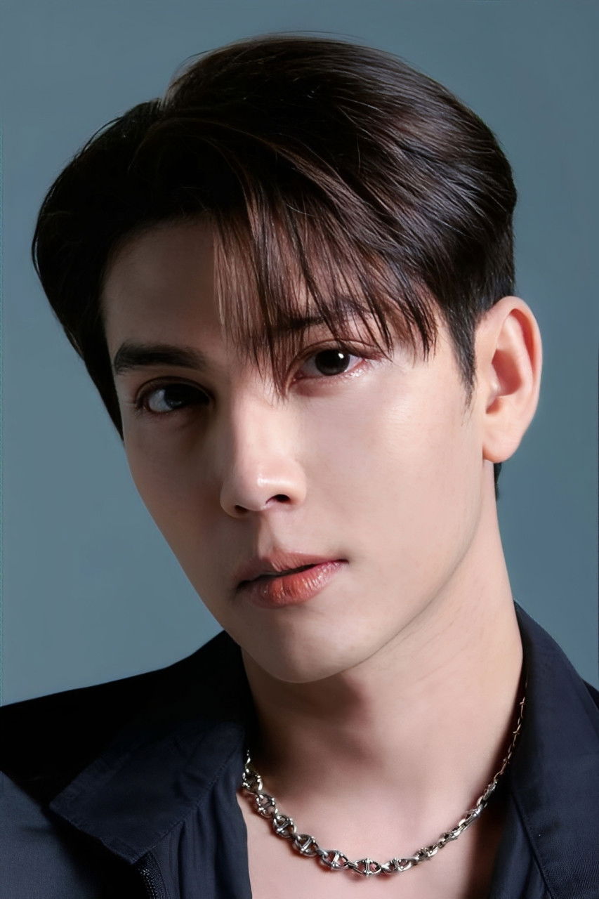 Feros Khan Chaemchoi backdrop