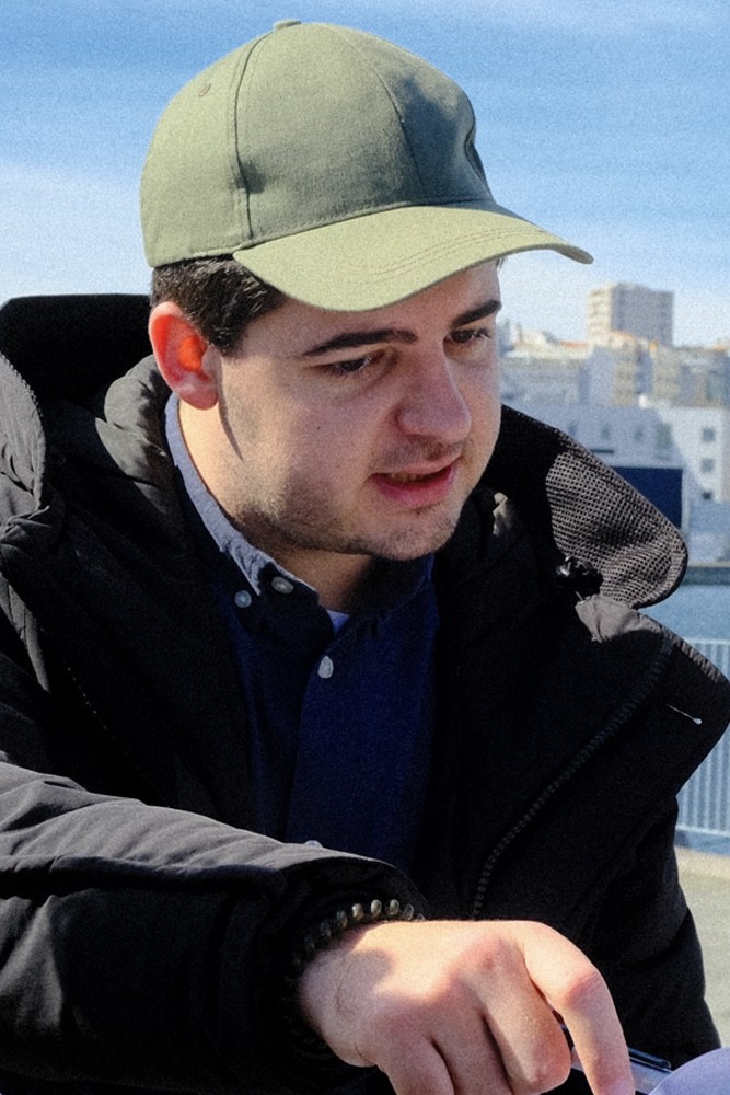 Raúl R. Cobas backdrop