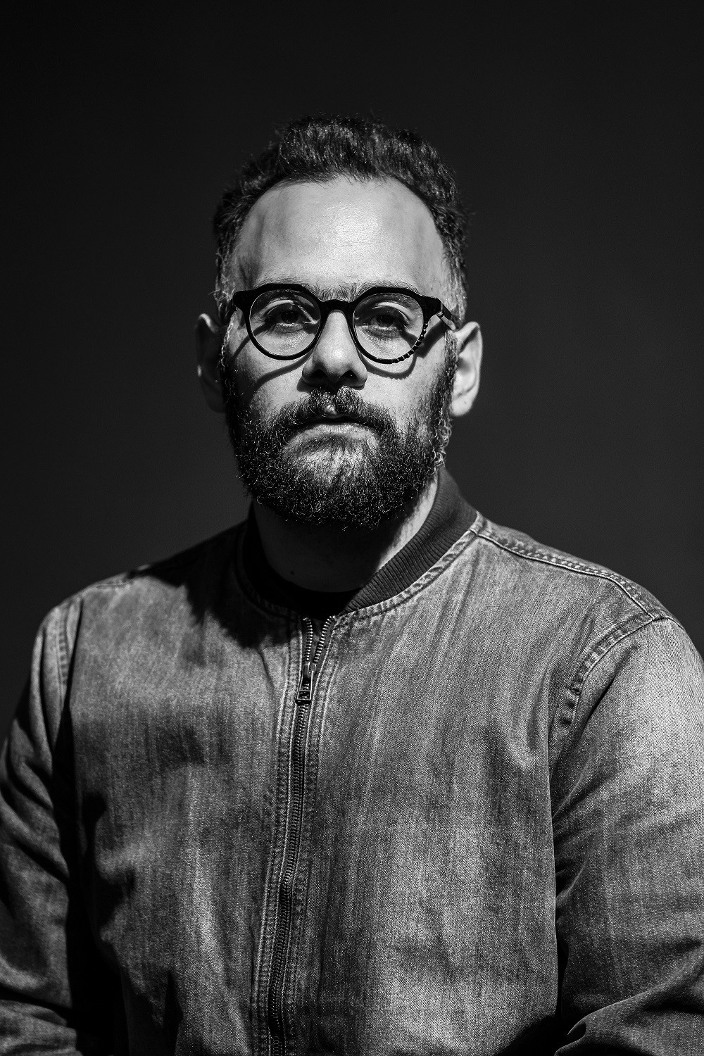 Mehdi Aboohamzeh backdrop