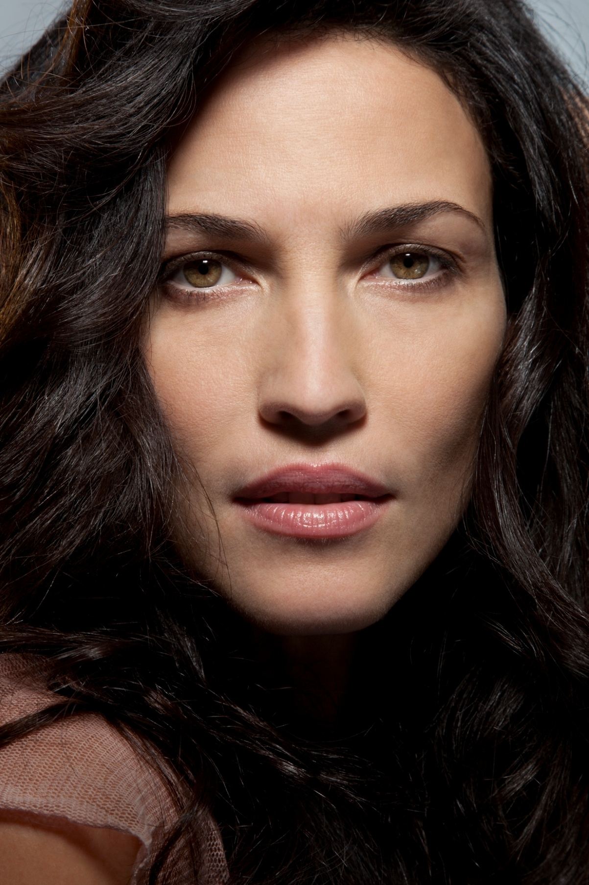 Linda Hardi backdrop