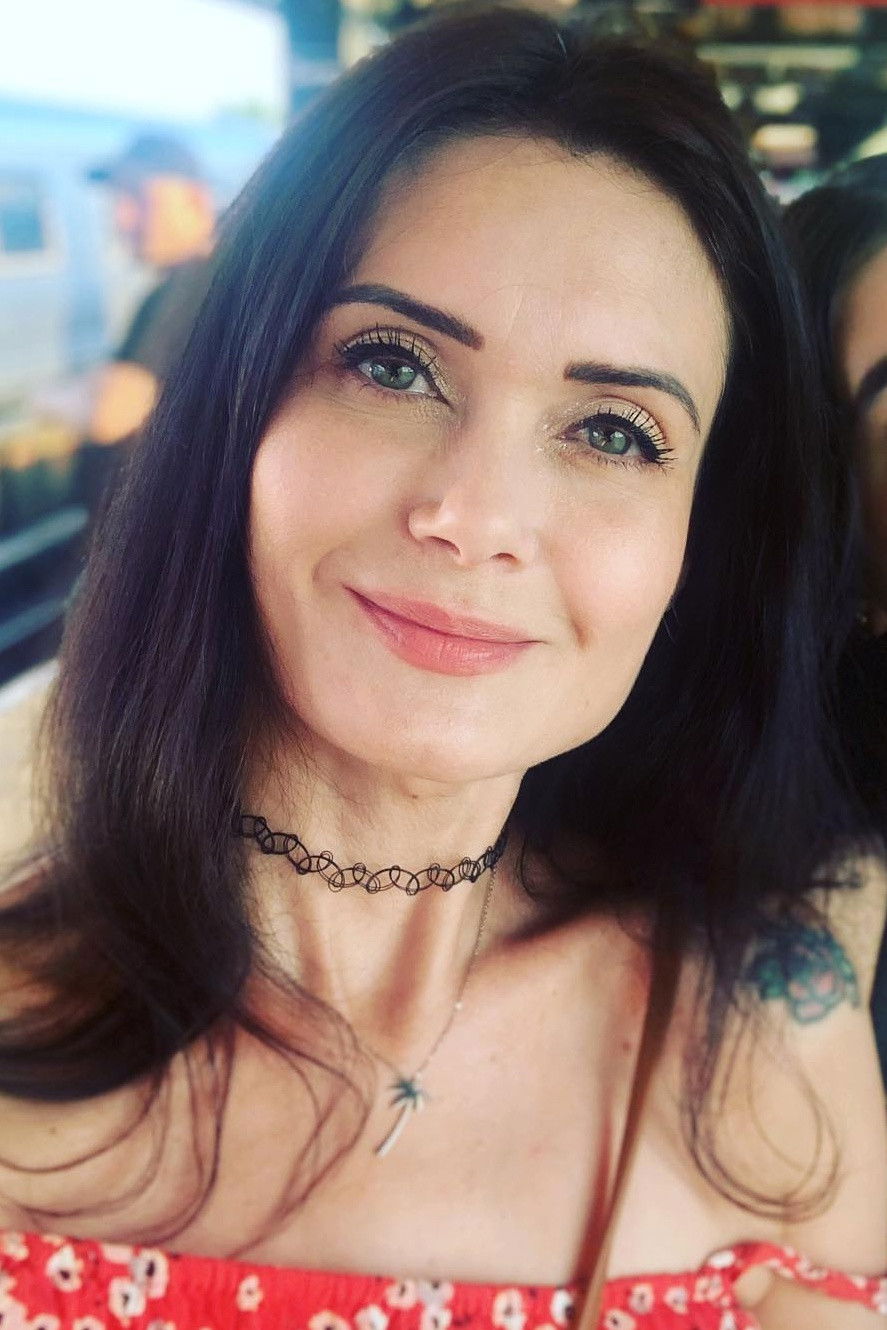 Luciana Hirono backdrop