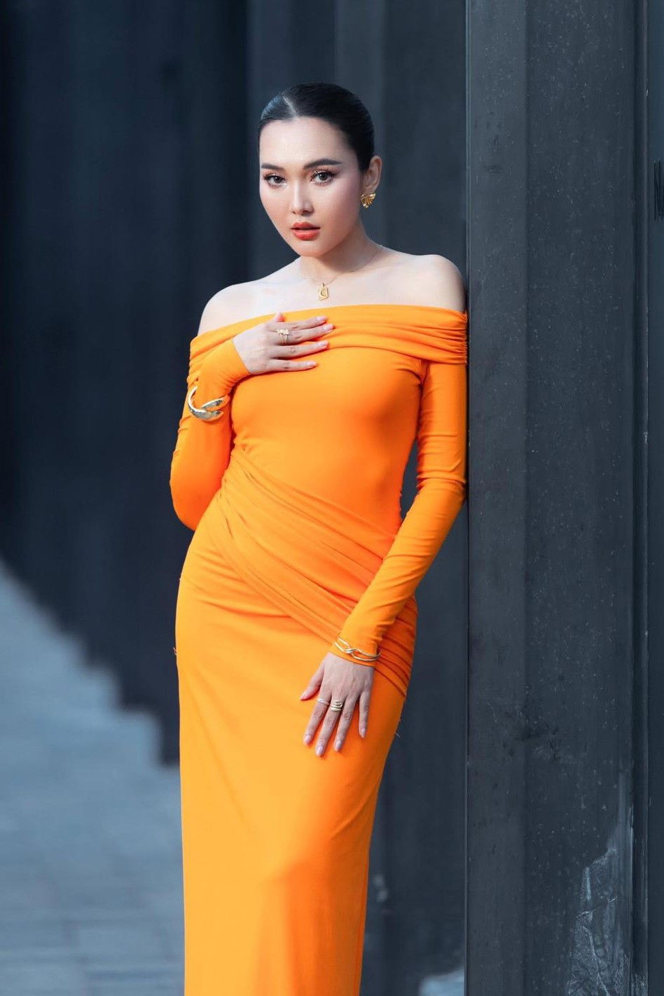 Wint Yamone Naing backdrop