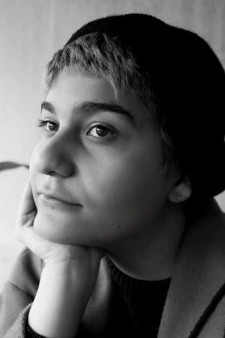 Kimia Rahmani backdrop