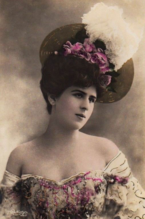 Madeleine Carlier backdrop