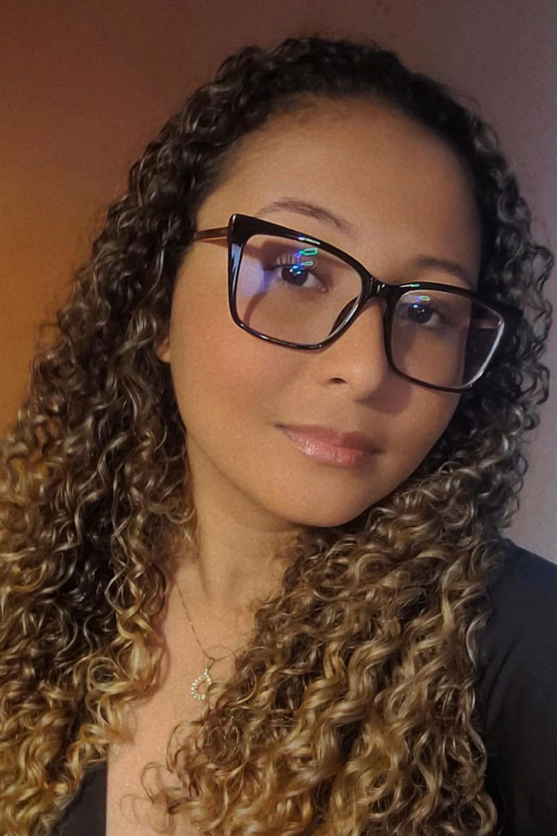 Renata Alves backdrop