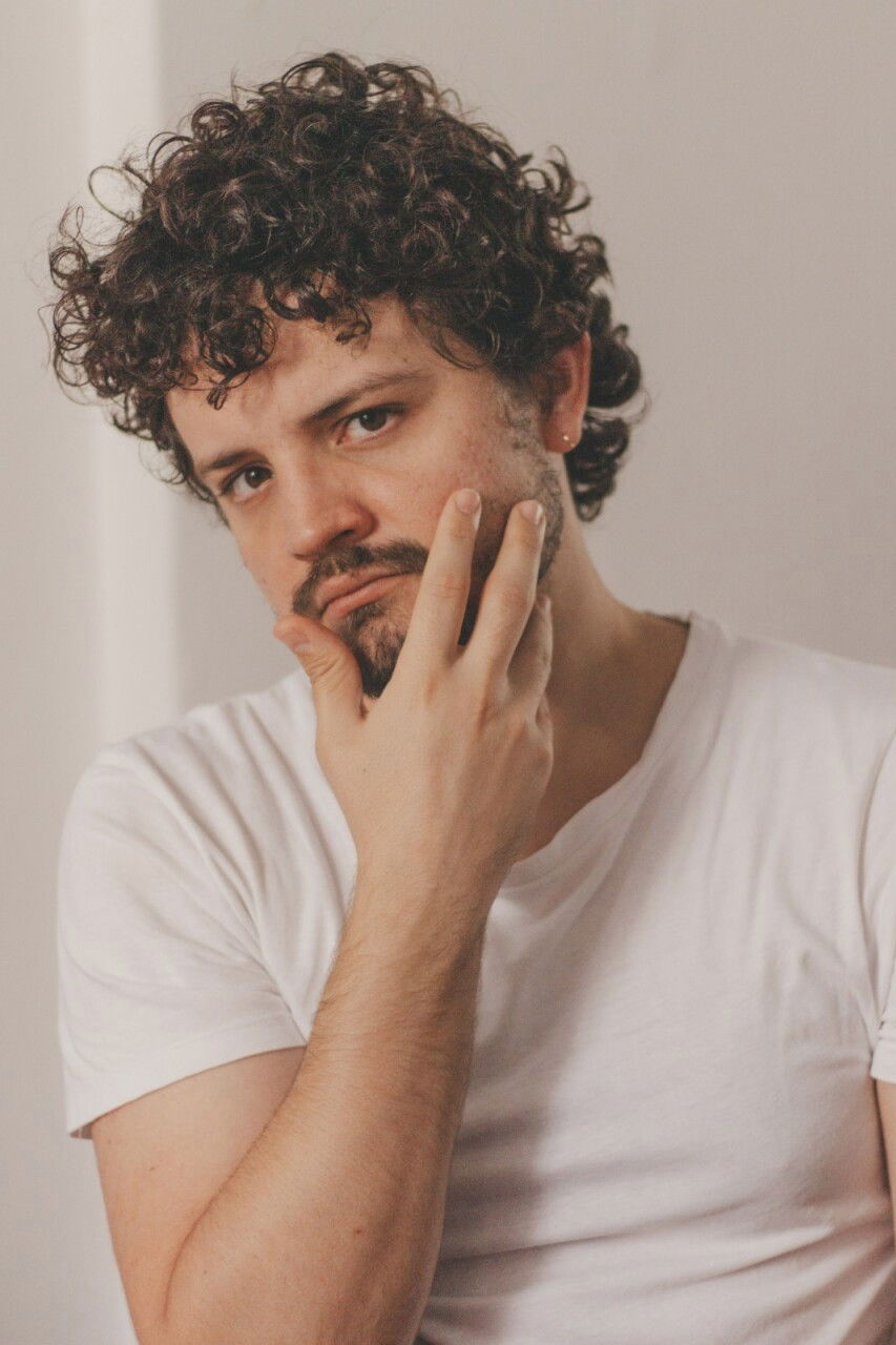 Guilherme Pereira backdrop