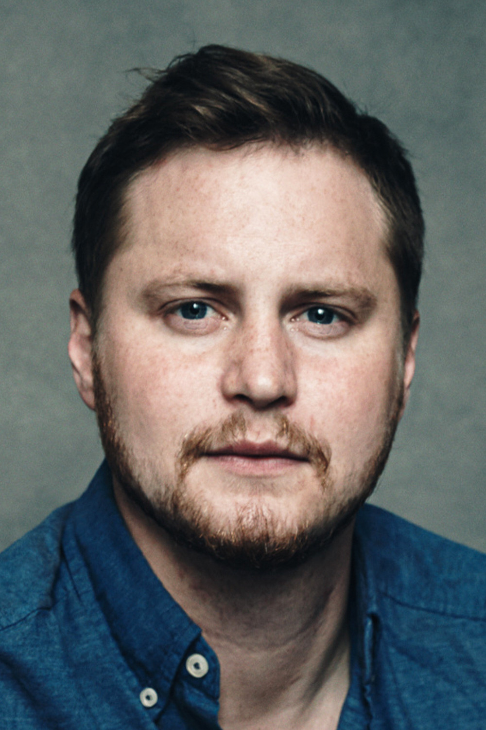 Justin Hofstad backdrop