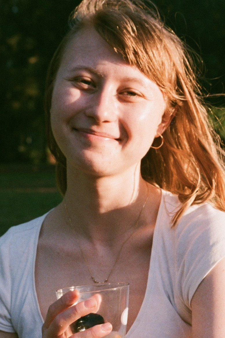 Eloise Martin-Jones backdrop