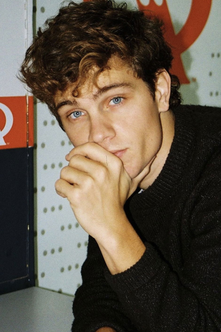 Mario Sensat backdrop