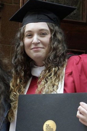 Carma Maenhout backdrop