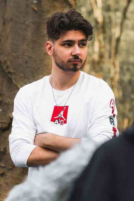 Daniel Hornsby backdrop