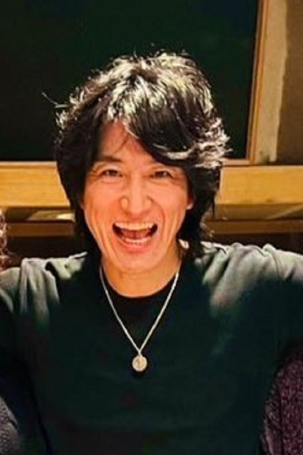 Akihito Tokunaga backdrop