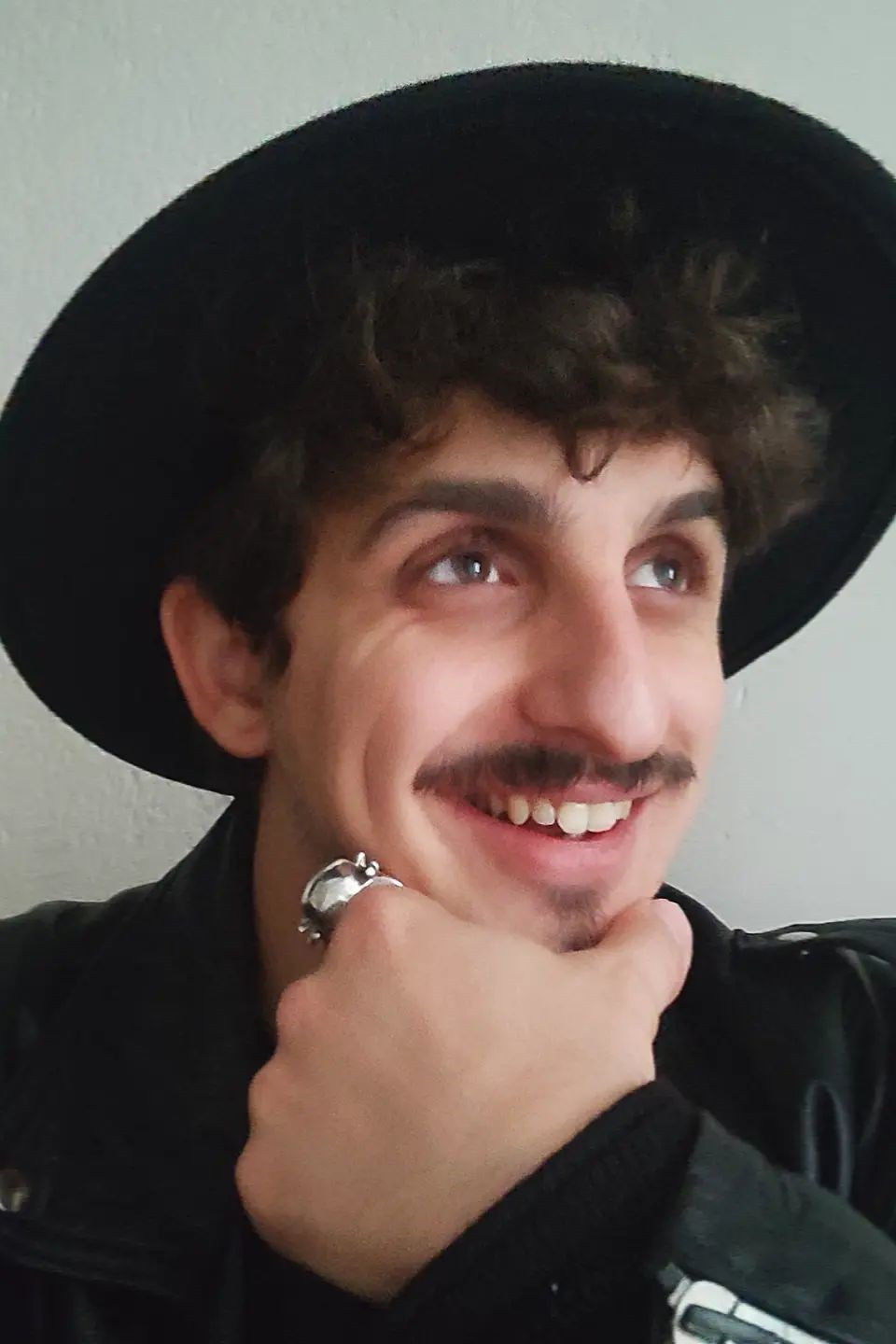 Óscar Lasarte backdrop