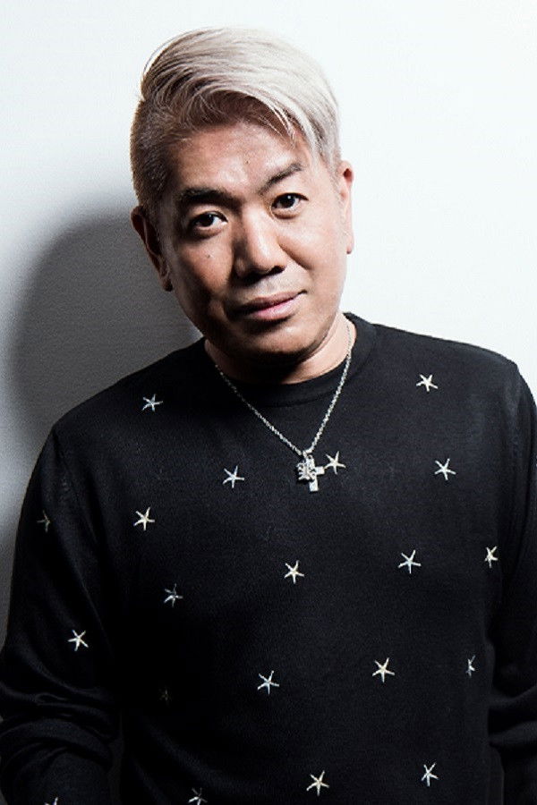 Kohsuke Oshima backdrop