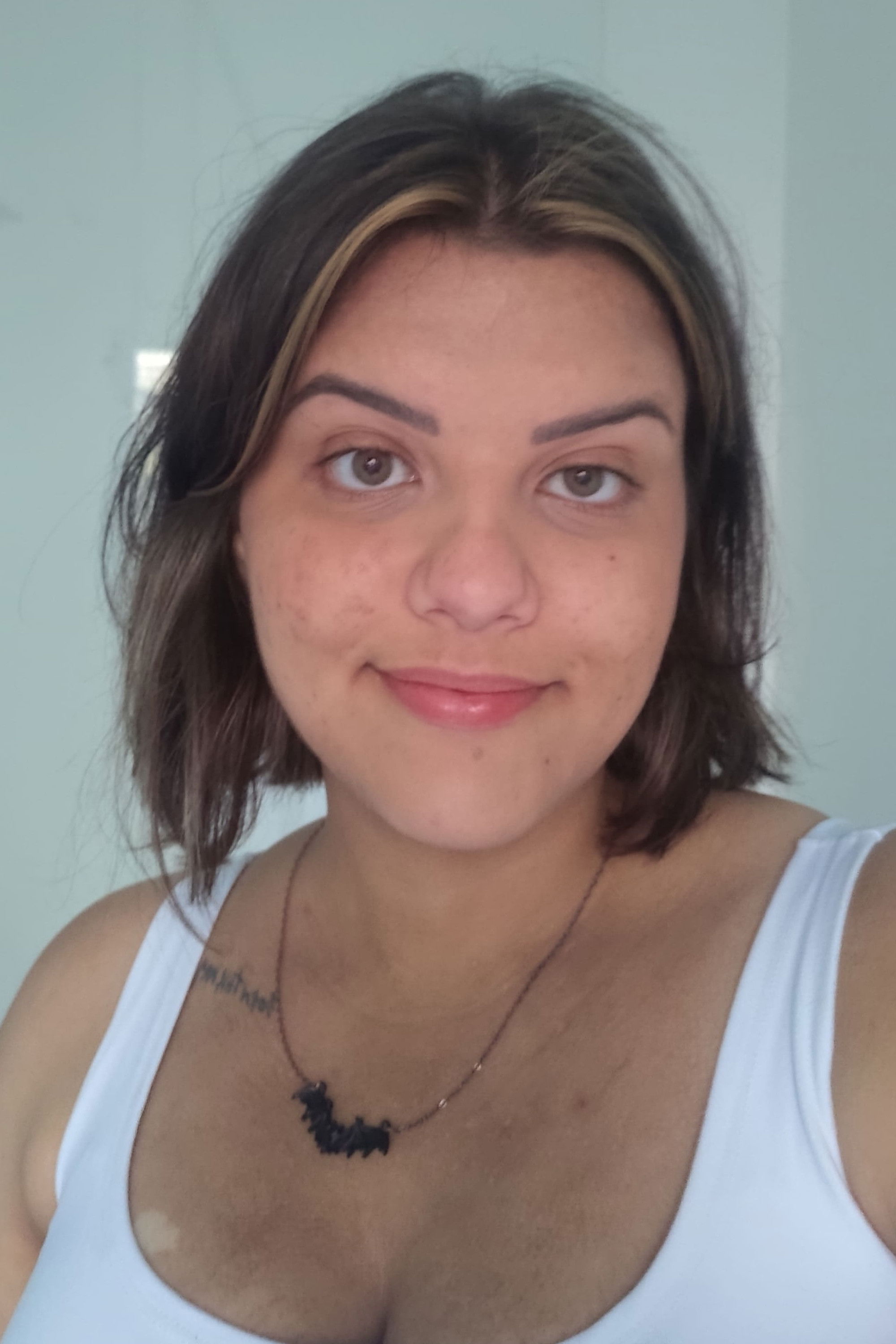 Júlia Mendonça backdrop