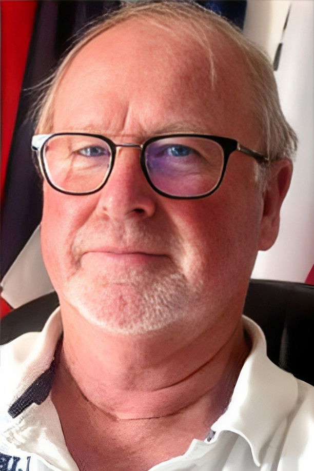 Michel L'Hour backdrop