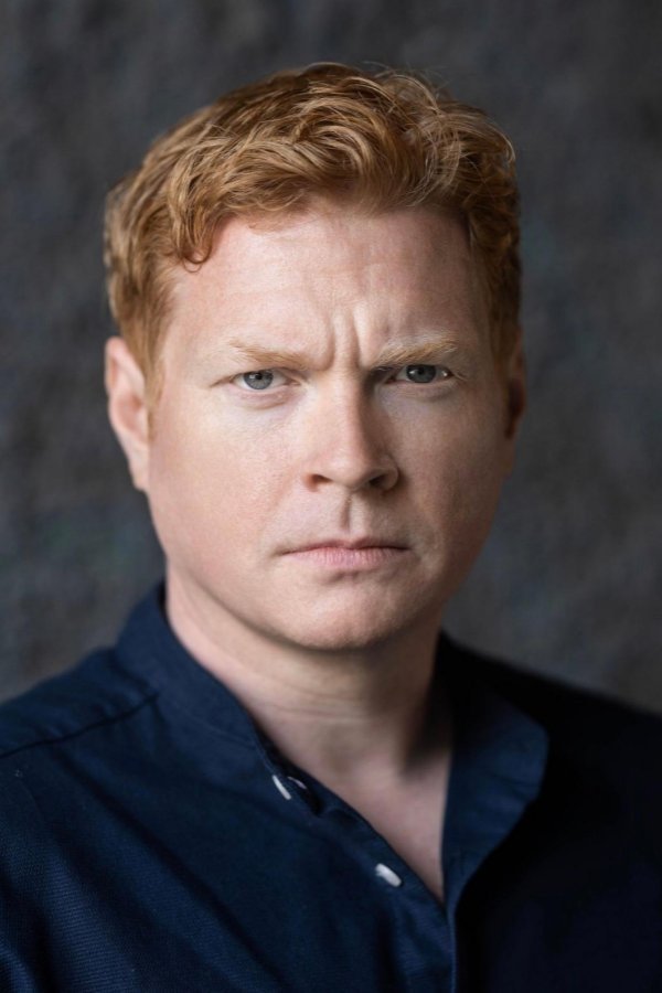 Daire McMahon backdrop