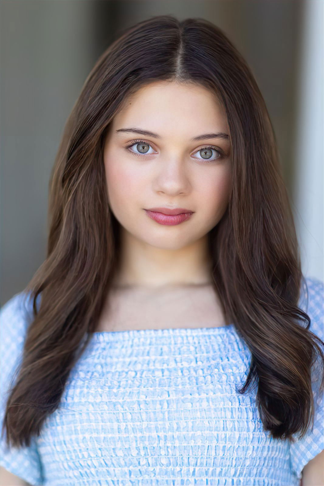 Vivian Amirault backdrop