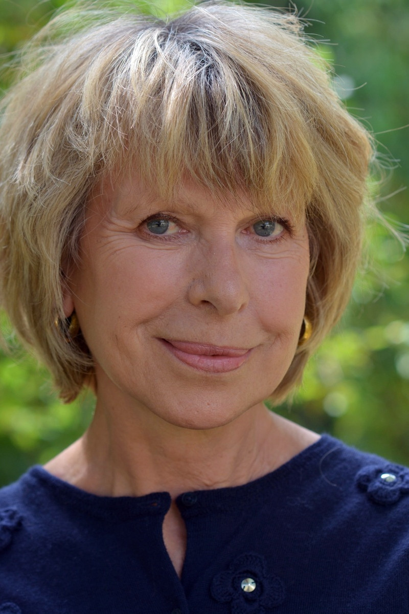 Amélie Prévost backdrop