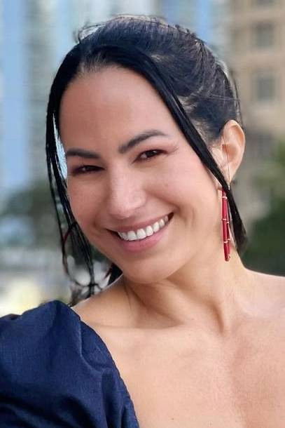 Alba Galindo backdrop