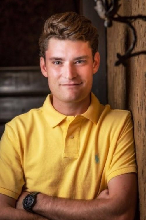 Maxwell Trotta backdrop