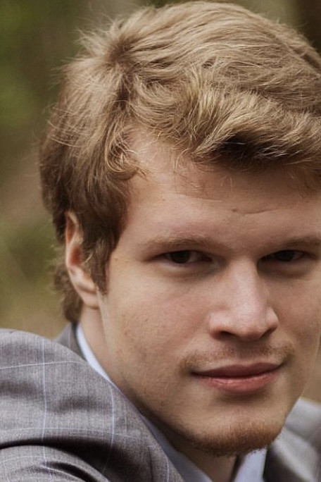 Frederico Bonalume Meister backdrop