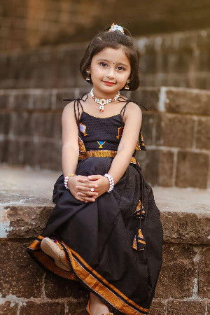 Myra Vaikul backdrop