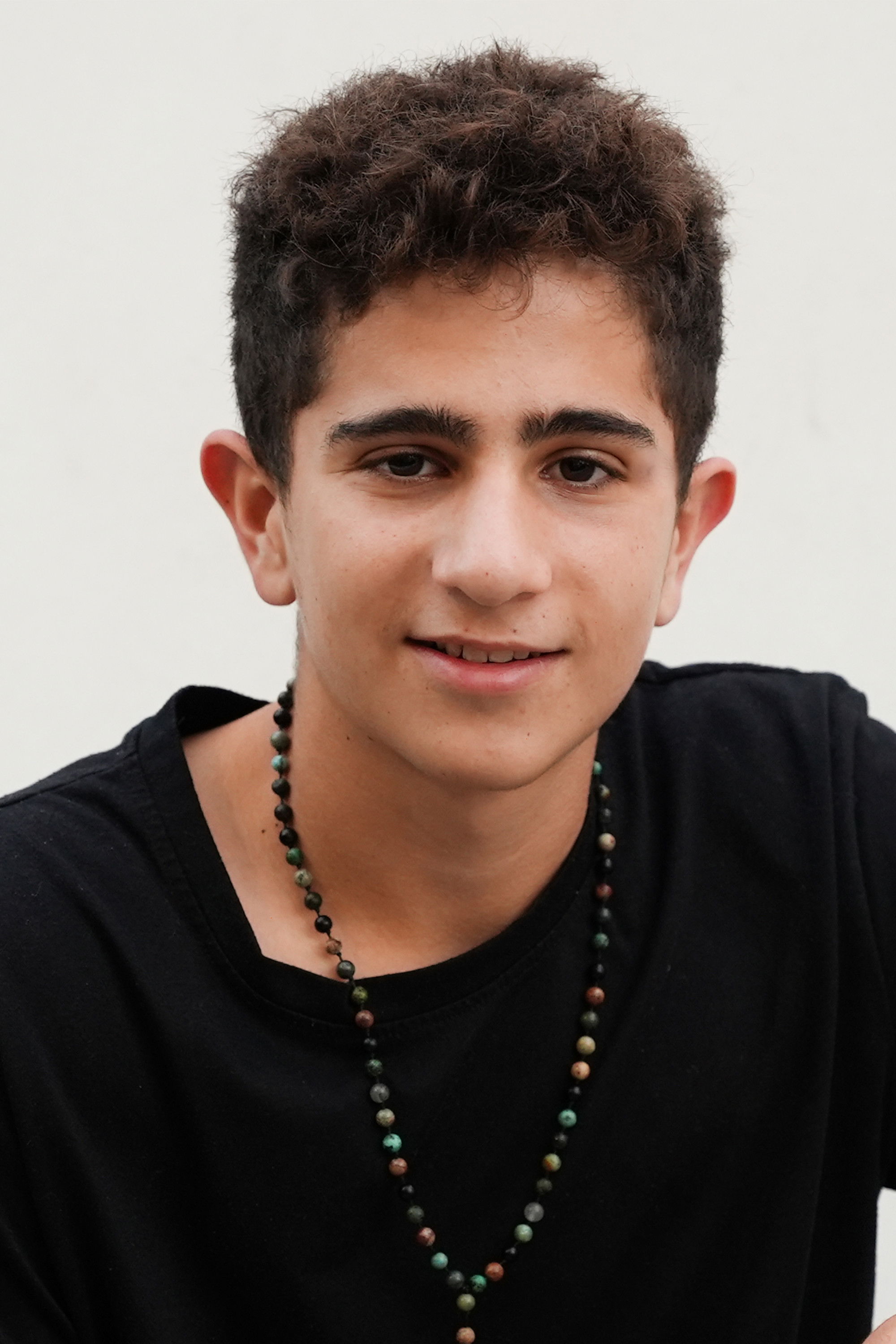 Yami Peleg Ozer backdrop