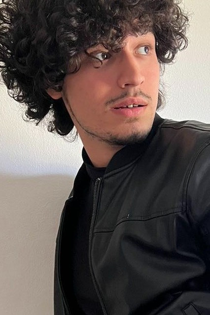 Milo Perović backdrop