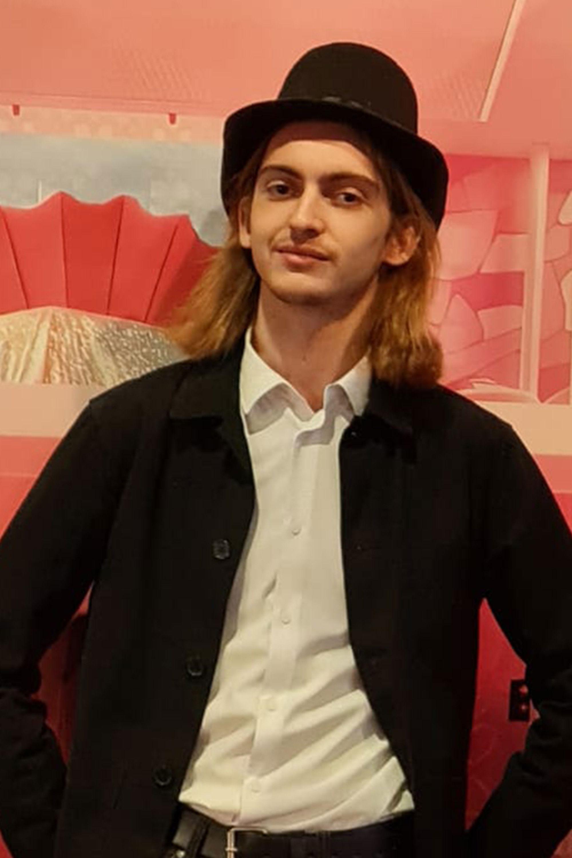 Román Murashka backdrop