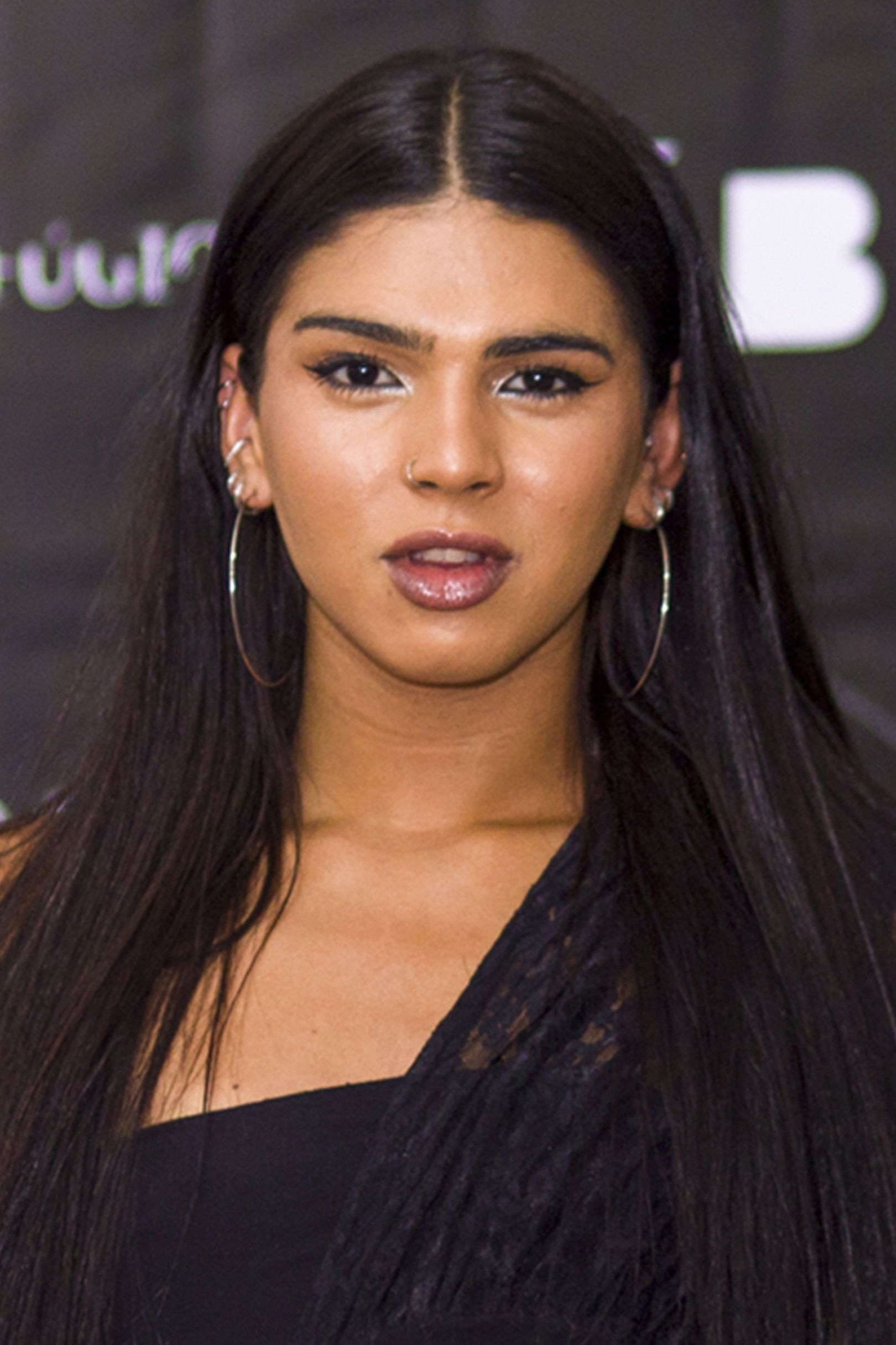 Paula Ferreira backdrop