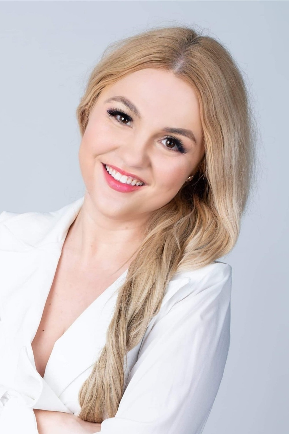 Maria Julieta Georoiu backdrop