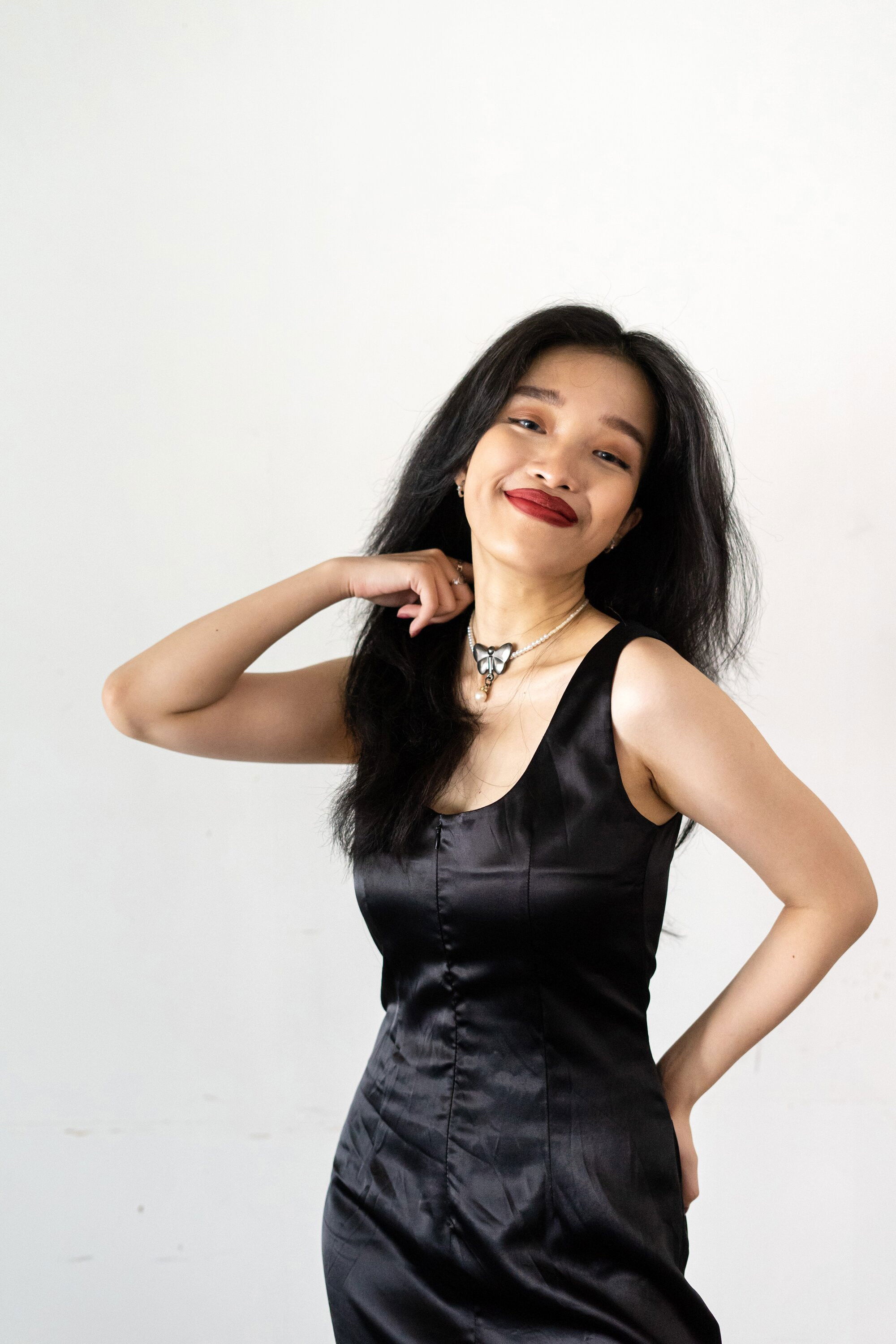 Dinda Rozano backdrop