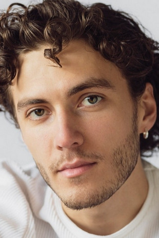 Viktor Hjelmsøe backdrop