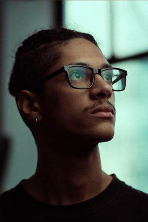 Lincoln Figueiredo backdrop