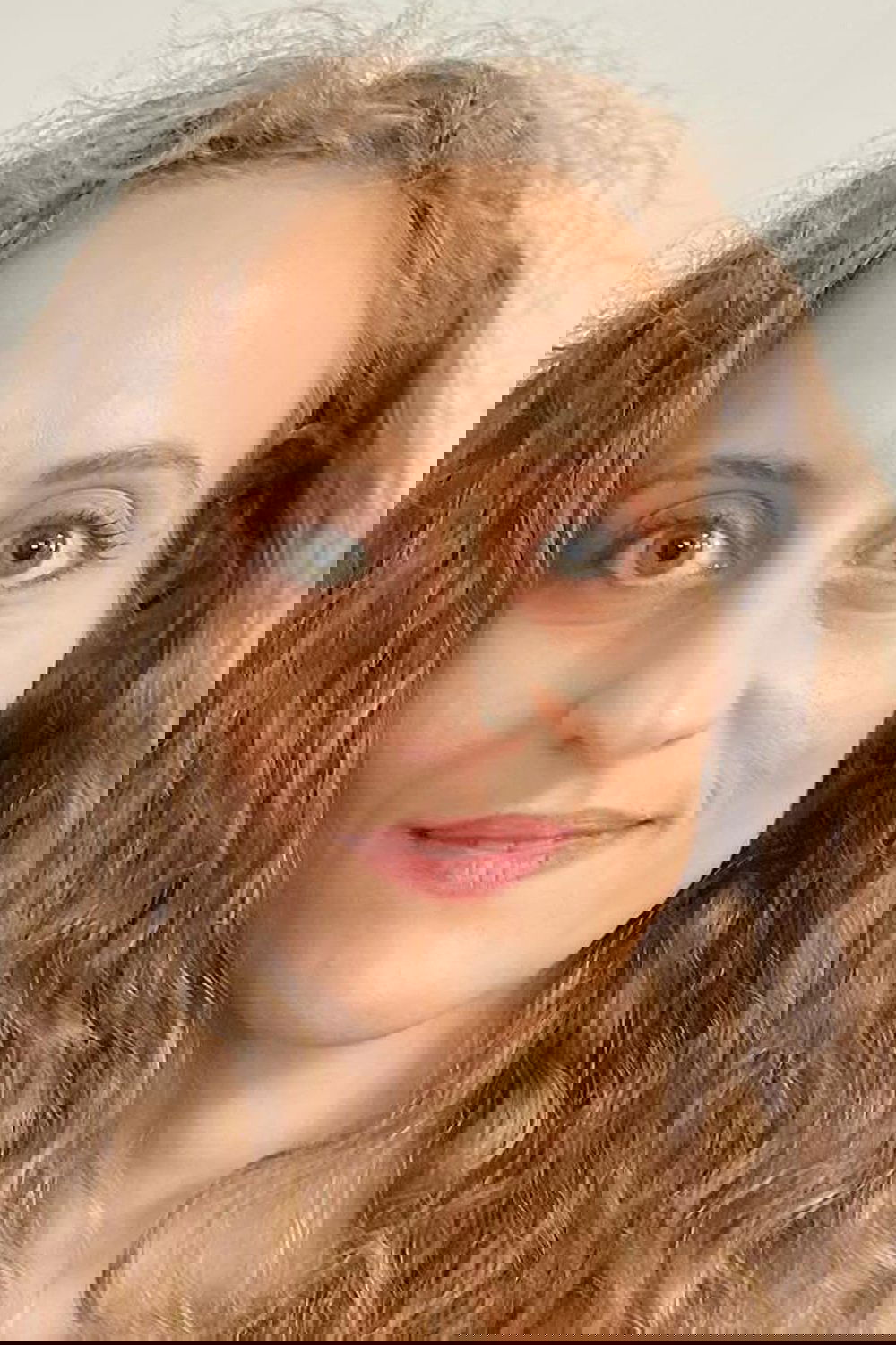 Bircan Caglar backdrop