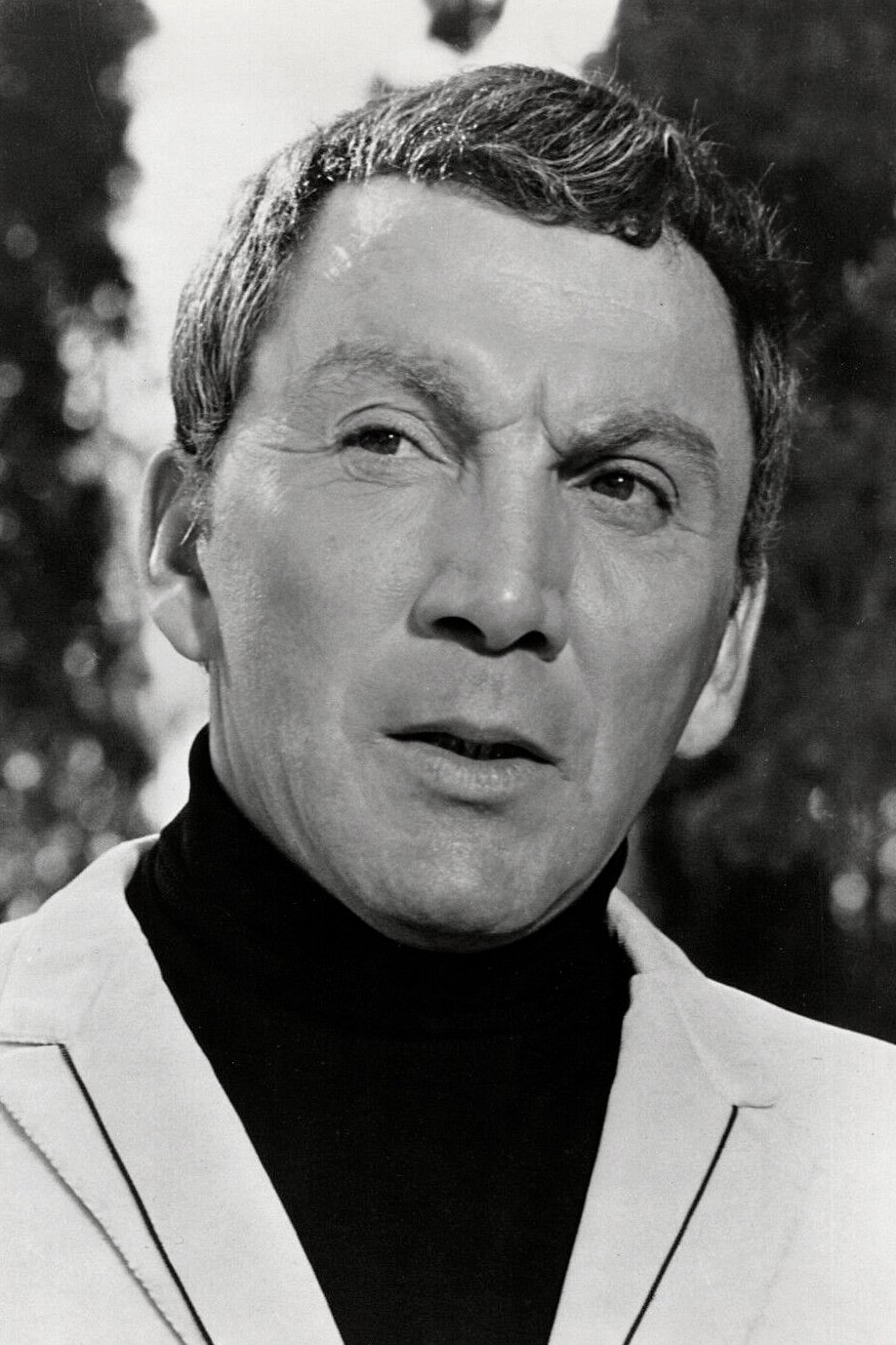 Kameron Miçel backdrop