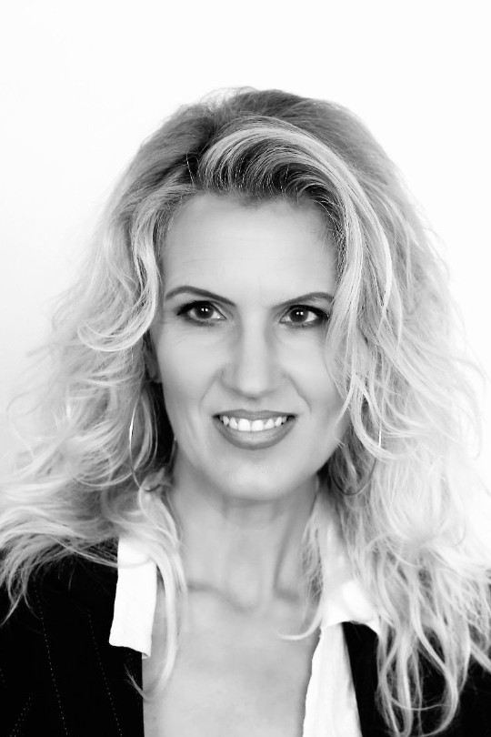 Lisa Barrett-Brown backdrop