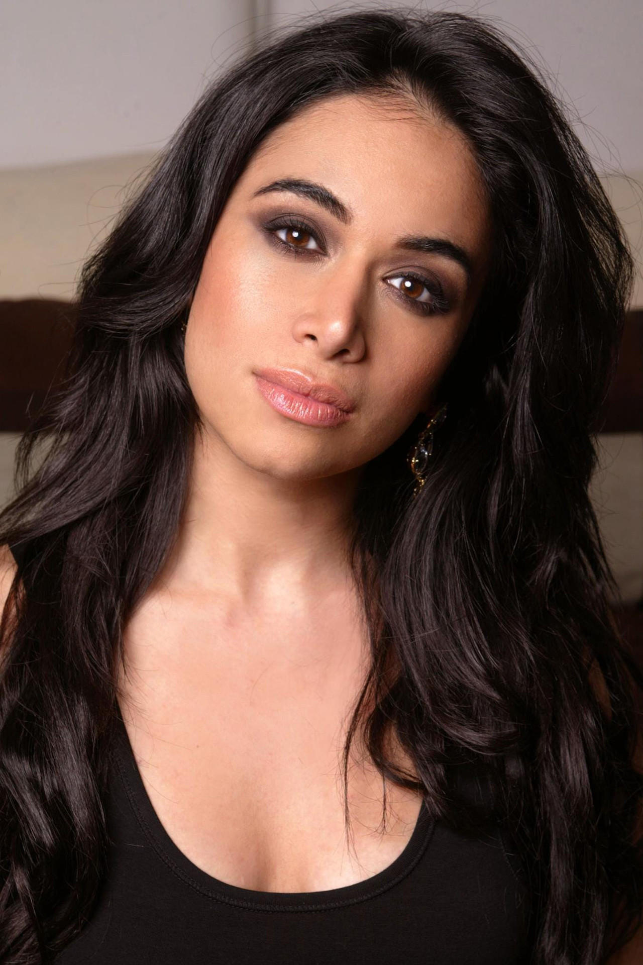 Hanieh Jodat backdrop