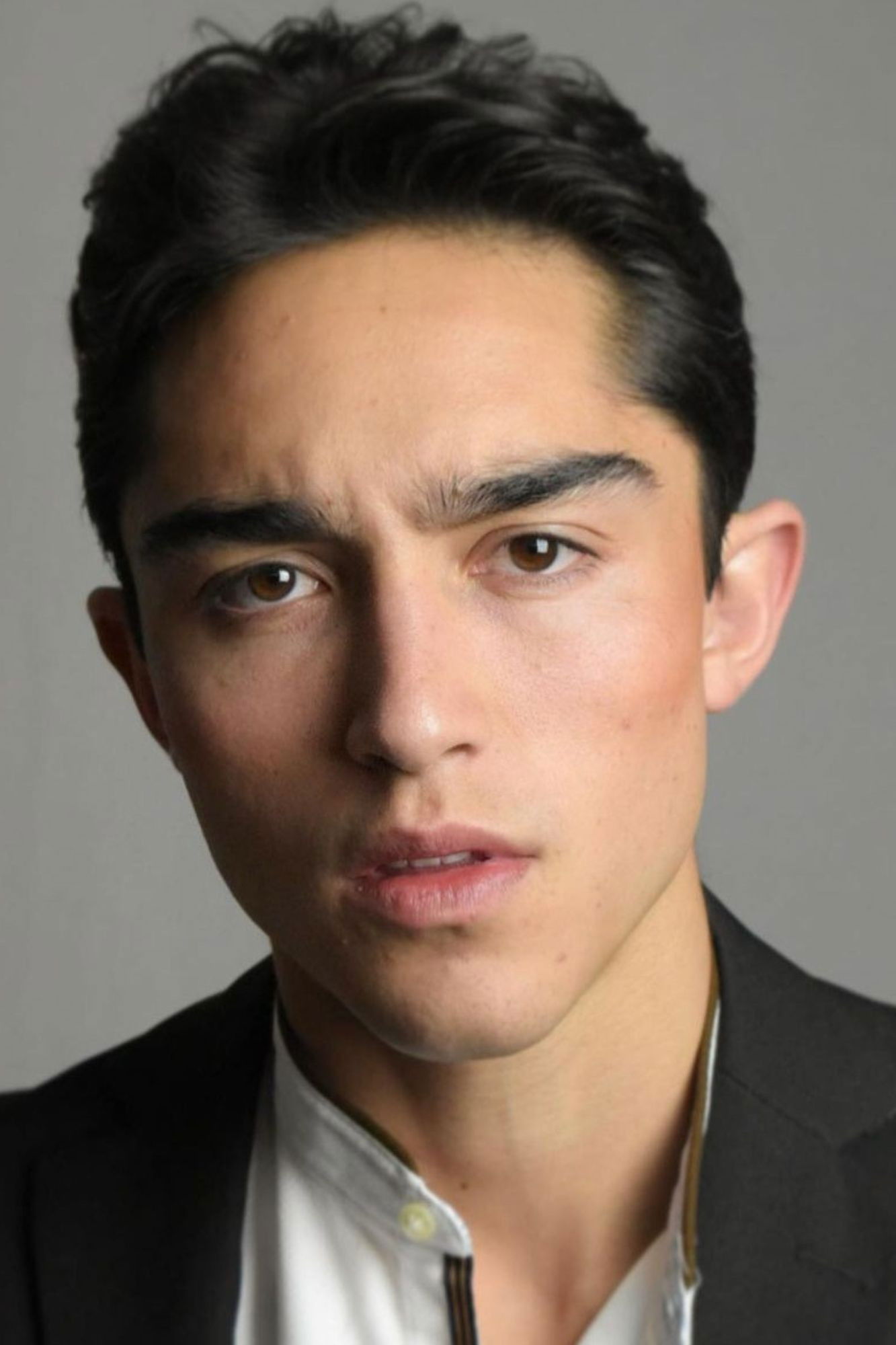 Iván Rovirosa backdrop