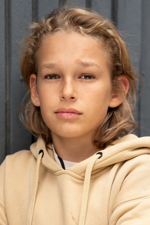 Noèl Gabriel Kipp backdrop