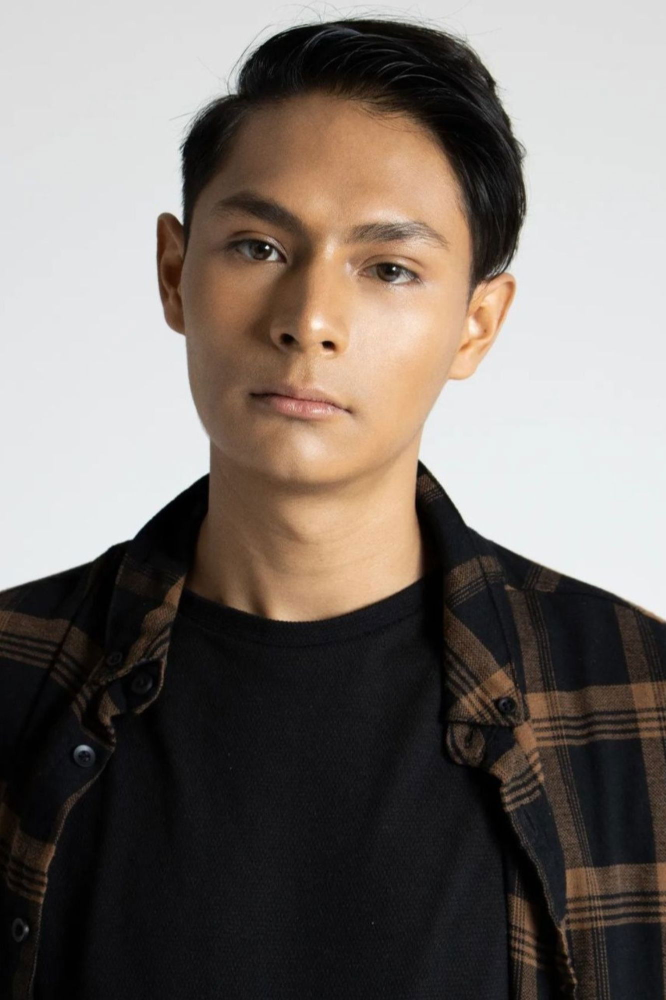 Ivan Vázquez backdrop