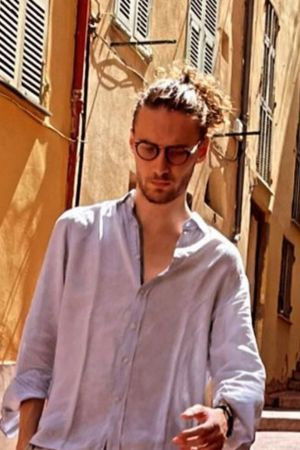 Eloi Dedieu backdrop