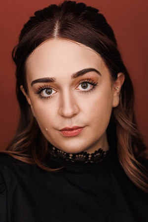 Madeleine Bohn backdrop