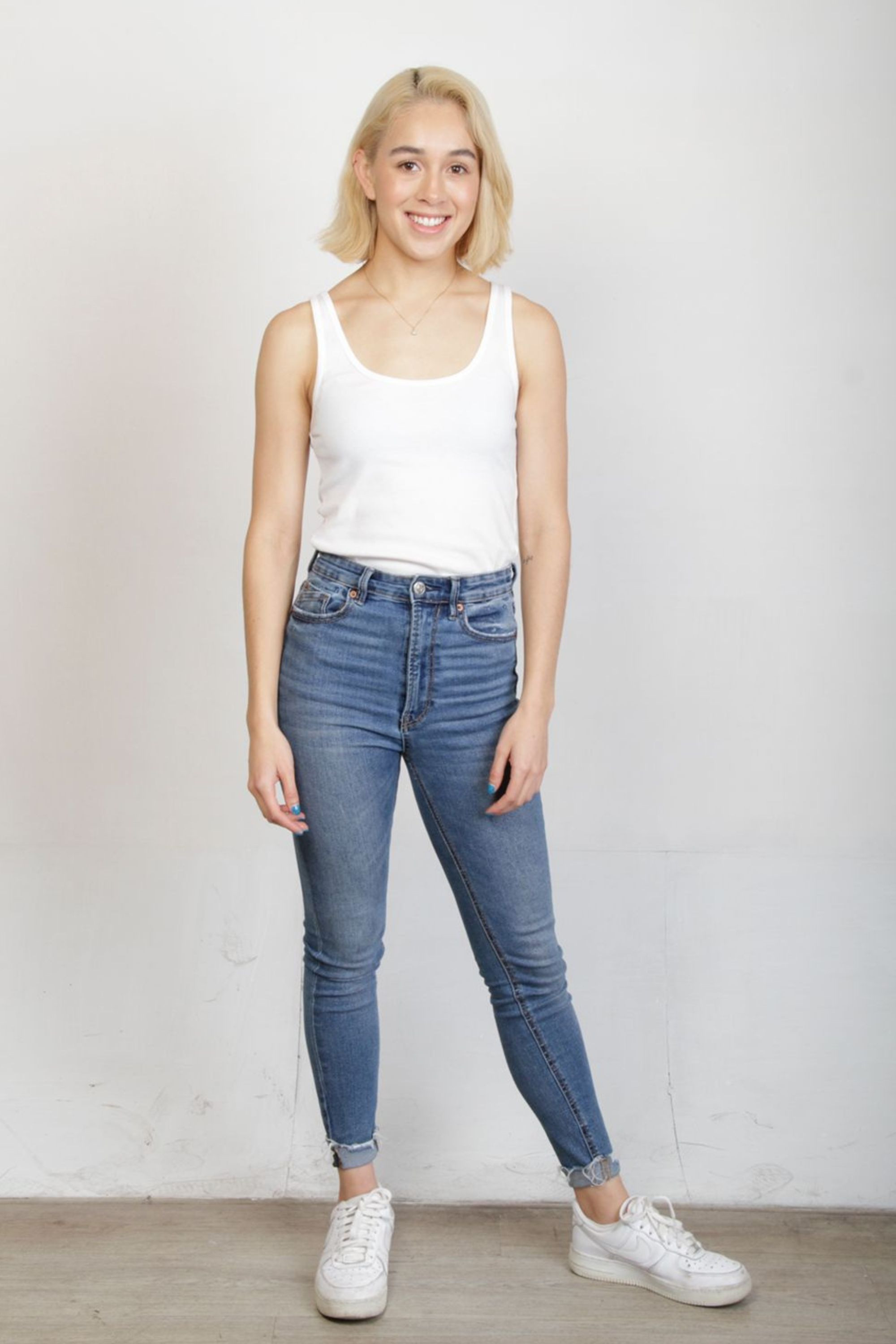 María José Leon backdrop