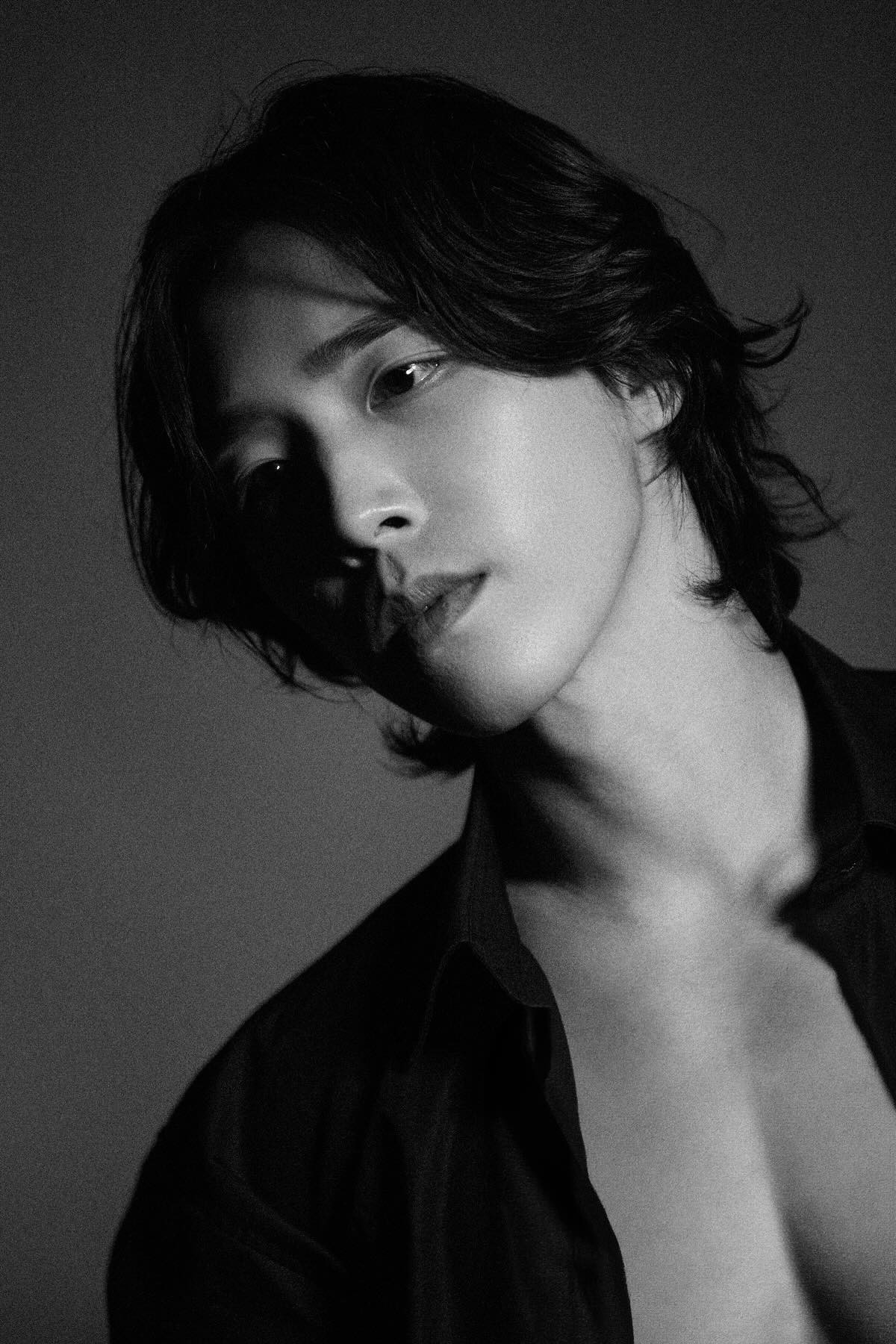 Bang Ji-hyun backdrop