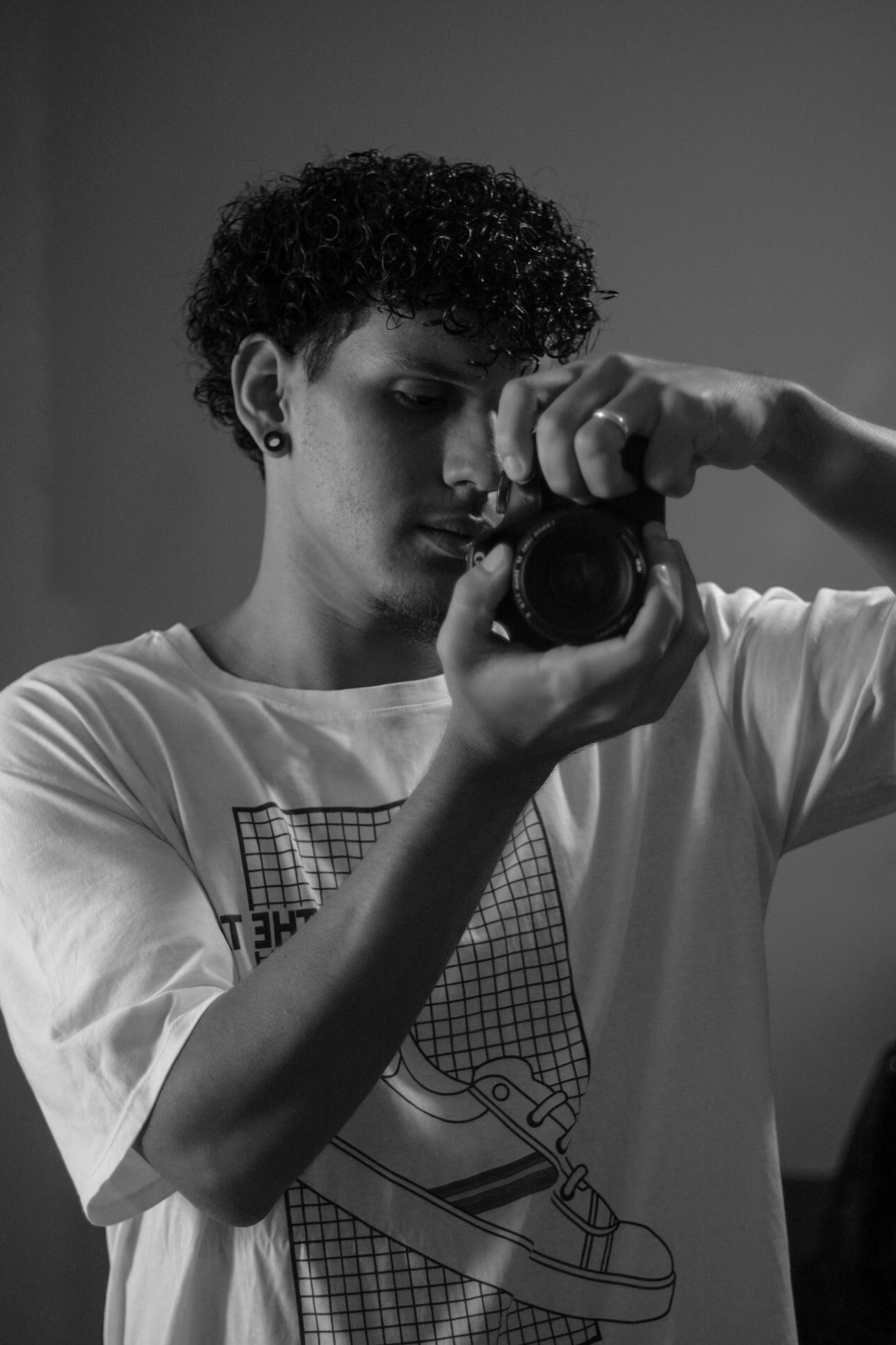 Lucas Pereira backdrop