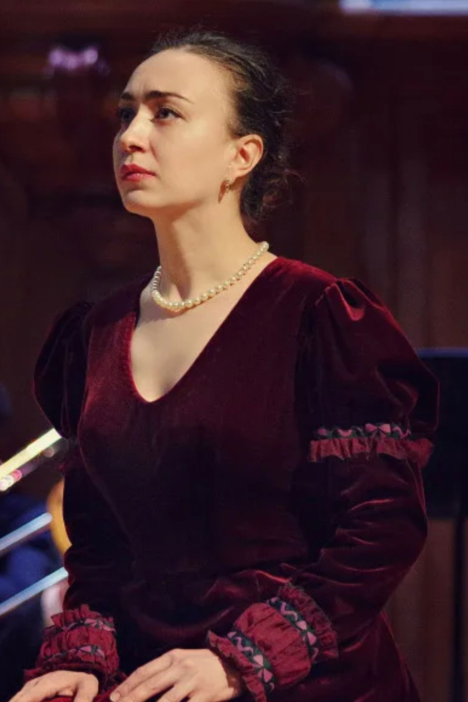 Hava Yandieva backdrop