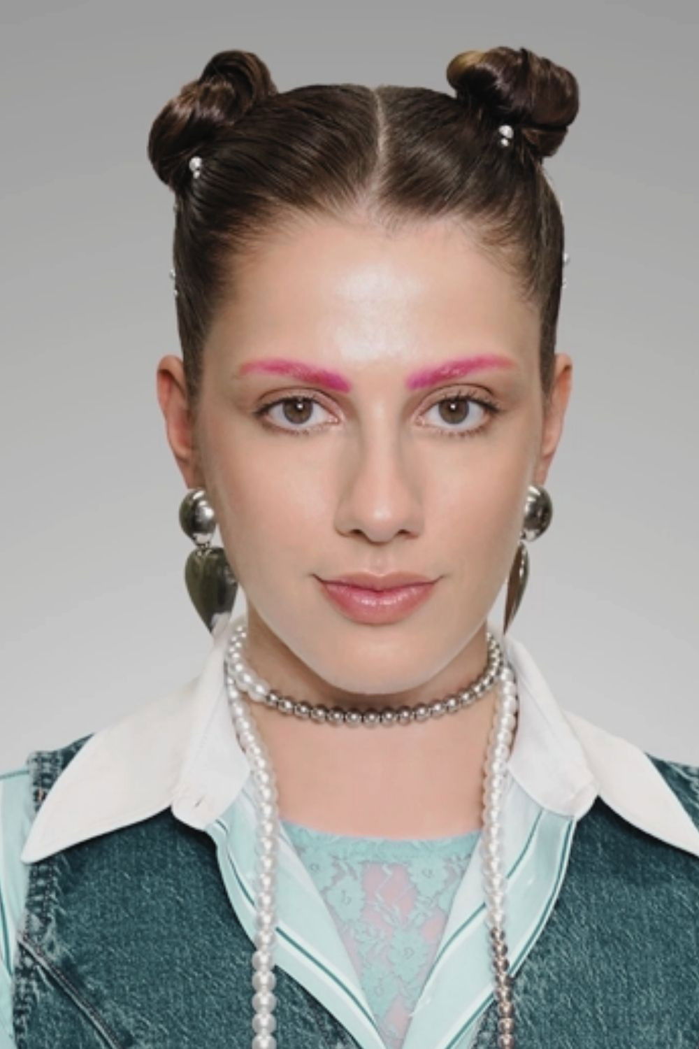 Sude Belkıs Akgün backdrop